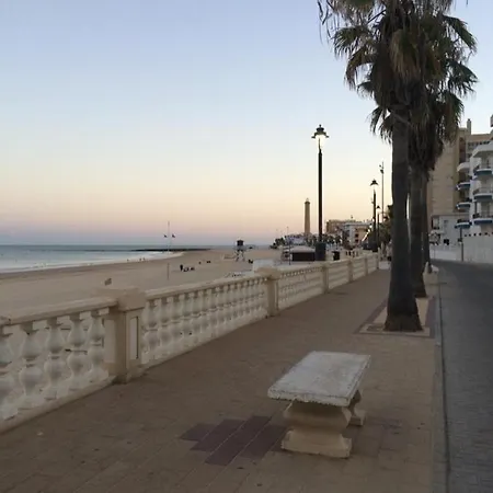 Apto Playa De Regla, Primera Linea, Parking Y Wifi
